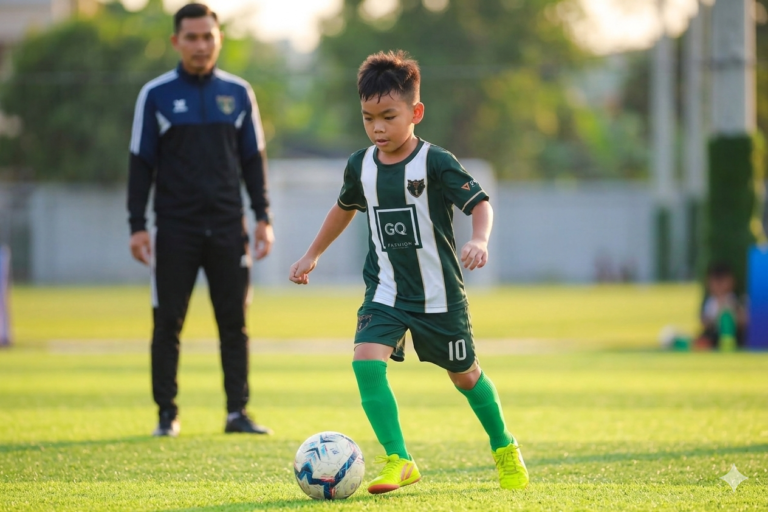 Lợi ích của bóng đá đối với sự phát triển của trẻ em